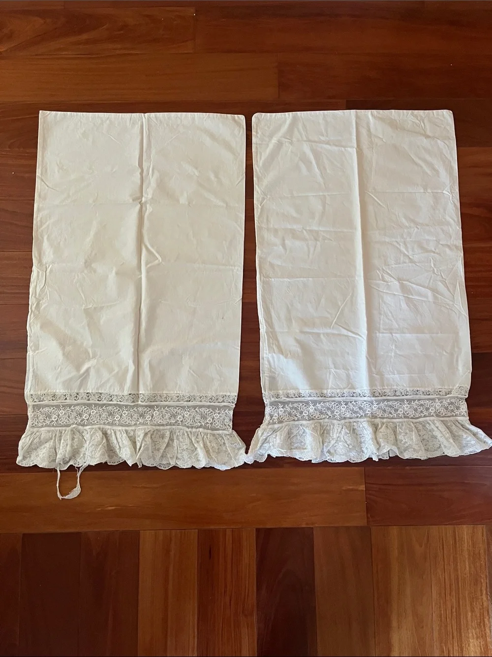 Set of 2 Ralph Lauren Lacey Pillow Shams - Standard Size